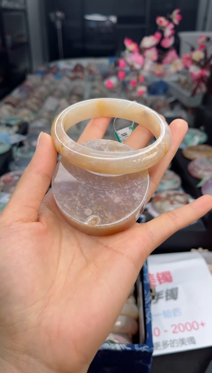 石英质玉手镯未镶嵌61圈口（不退不换）1194000