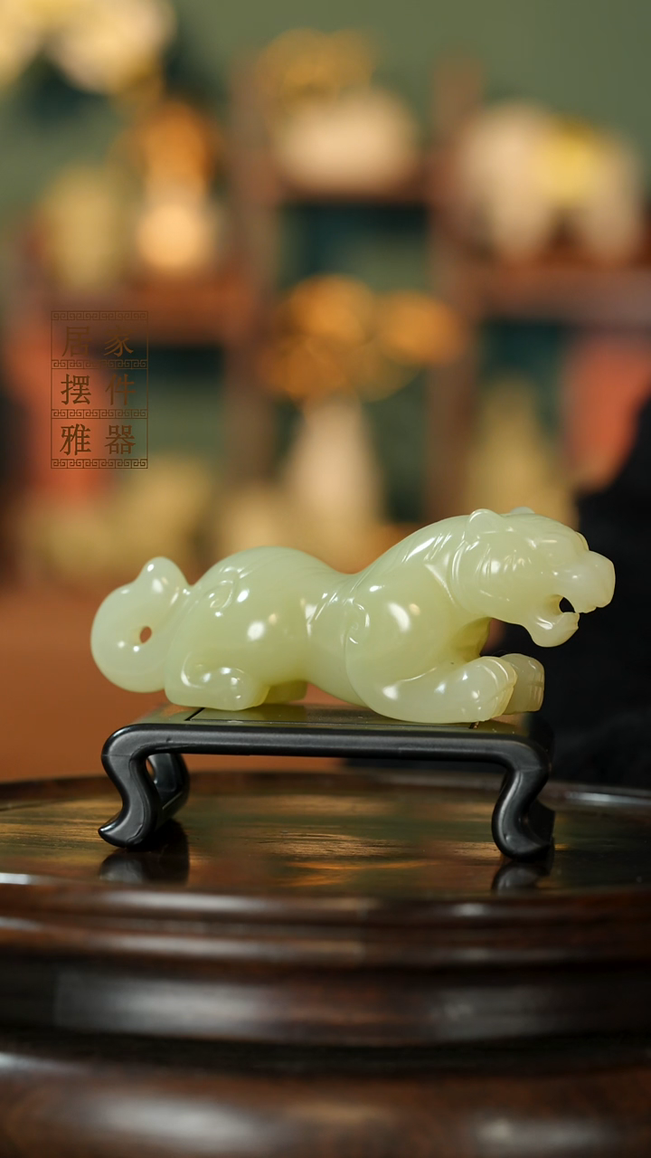 玉《虎虎生威伏虎》摆件