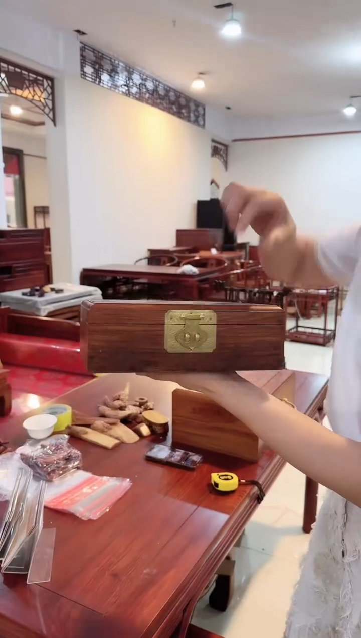 国标红木刺猬首饰盒（小）