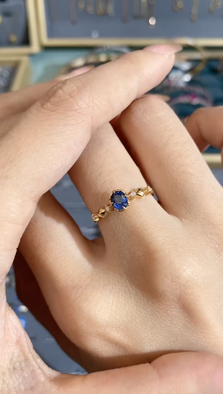 【闪购商品】蓝宝石戒指18K金镶嵌戒指