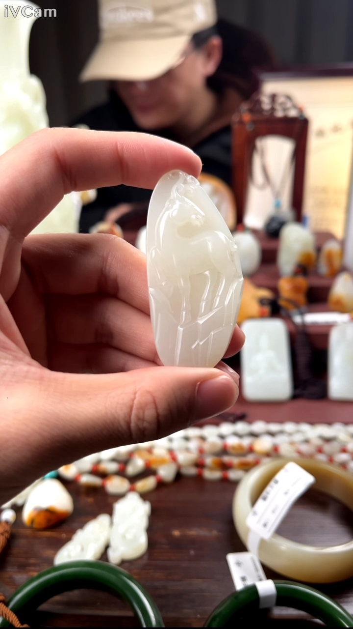 未镶嵌和田玉（子料）挂件和田玉籽料一鹿有你挂件