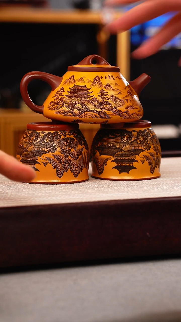 茶壶紫砂底槽清 子冶石瓢 刻绘（粉段泥）+山水杯