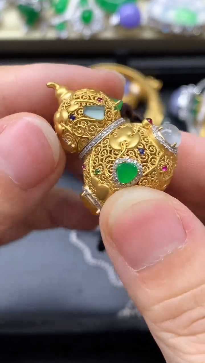 颈饰18K金镶嵌翡翠669-中国好珍宝