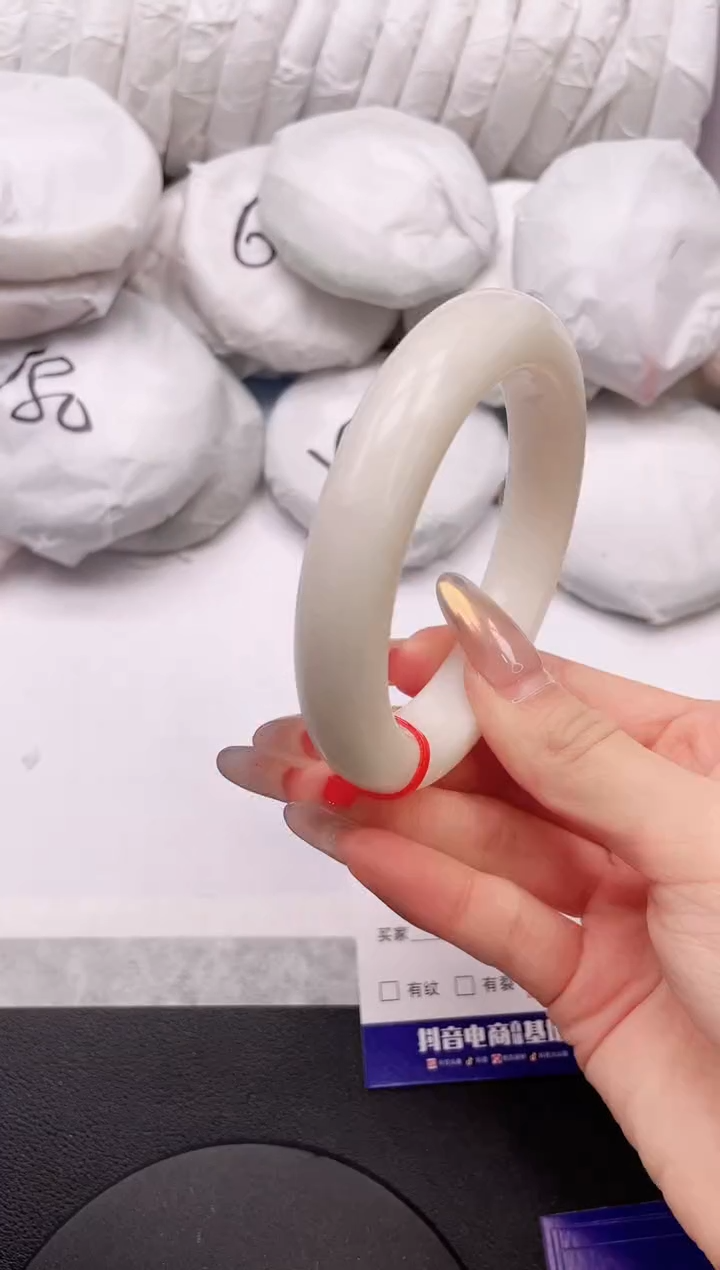 【闪购商品】和田玉手镯未镶嵌2K395-62