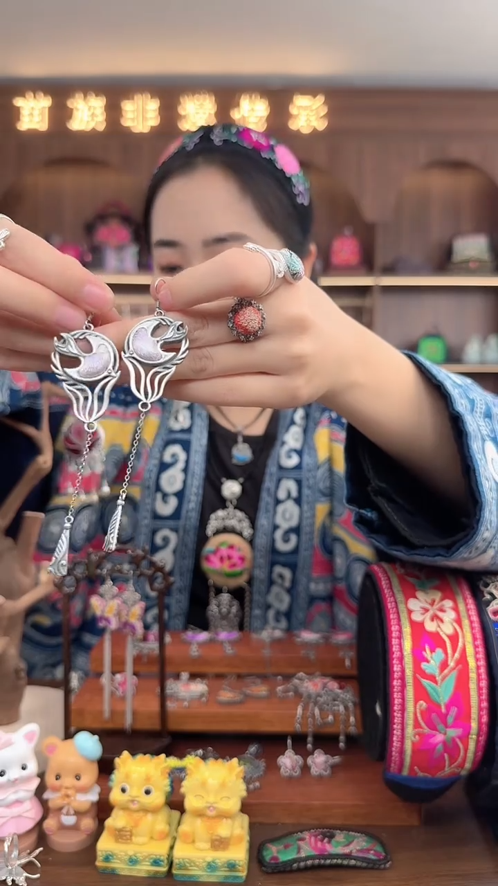 【闪购商品】织绣扶光苗绣传承30