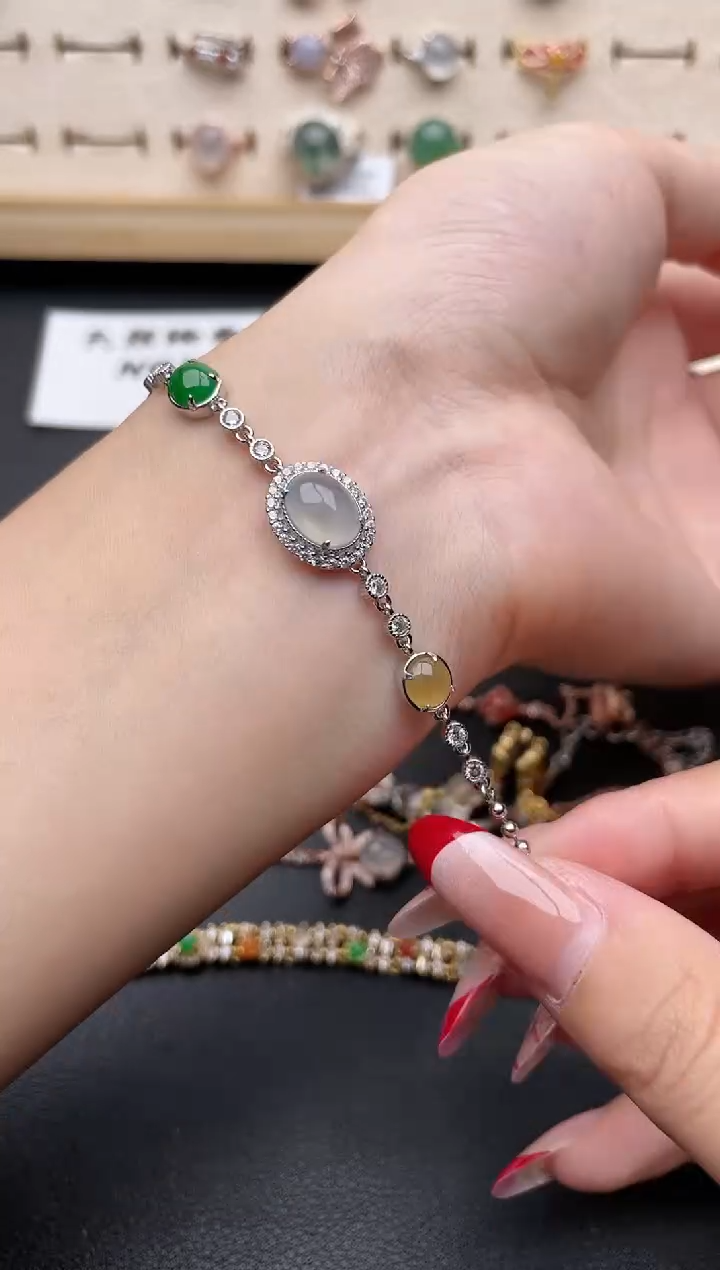 【闪购商品】翡翠手链银S925镶嵌一物一证一礼盒