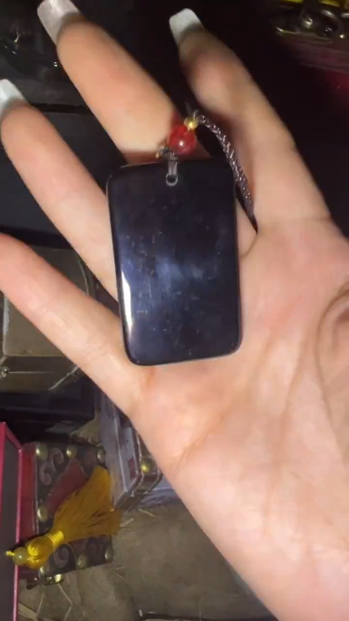 未镶嵌和田玉（墨玉）挂件闪购高端商品链接