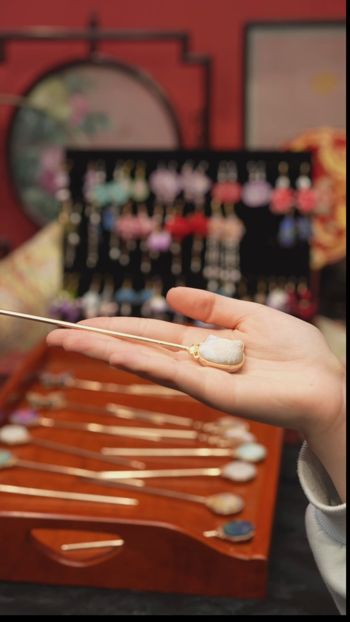 刺绣会****?非遗手工绒花饰品