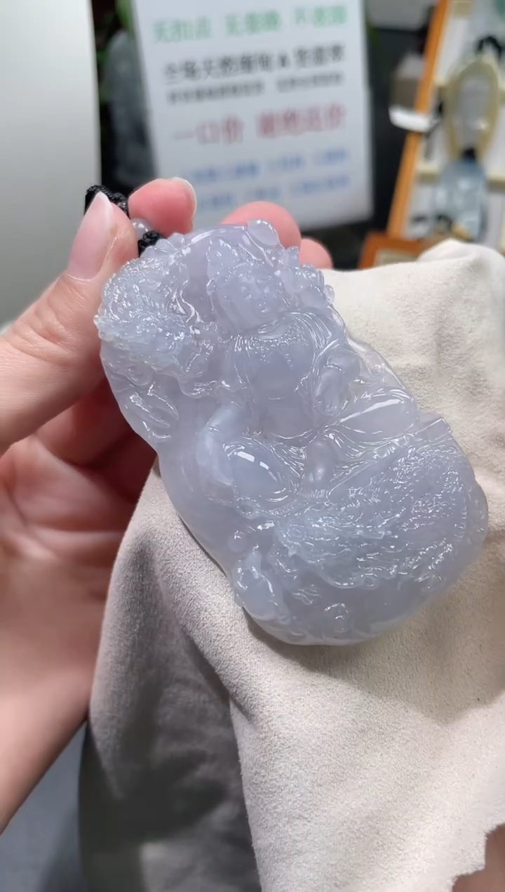 【闪购商品】翡翠颈饰未镶嵌观音