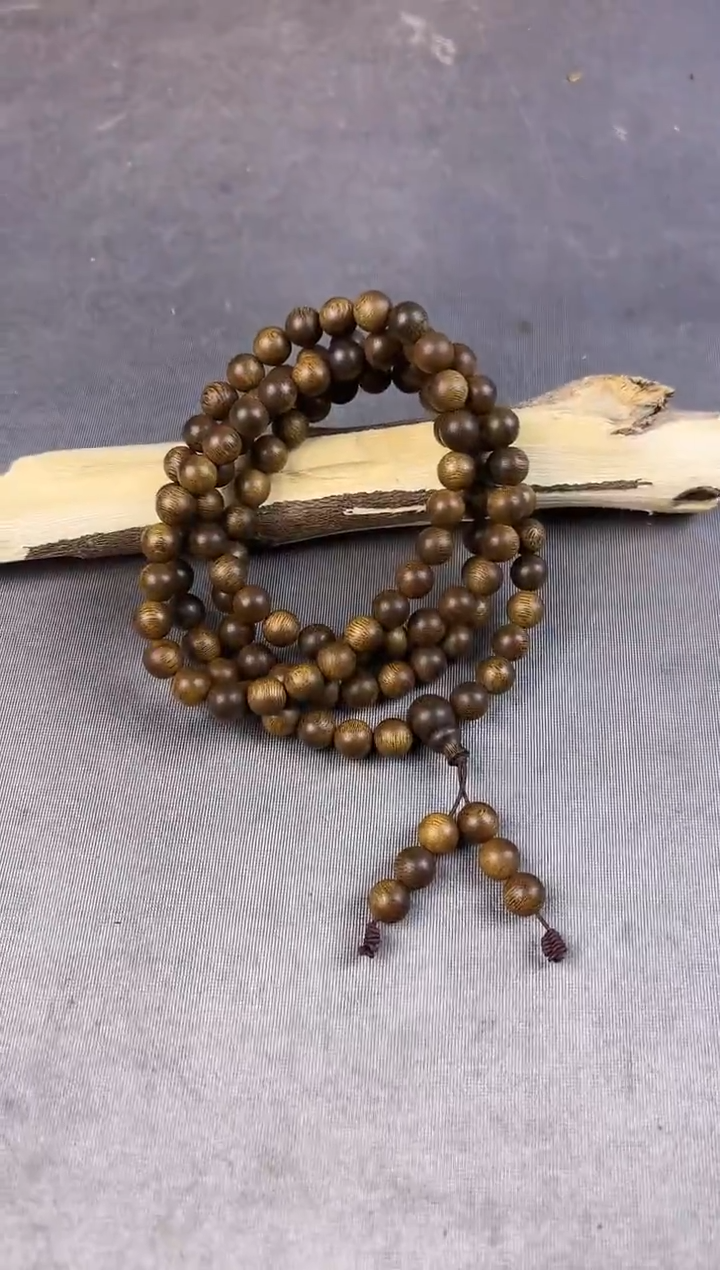 沉香沉香碎屑+芽庄白奇08圆珠多圈沉48克+多样性发一