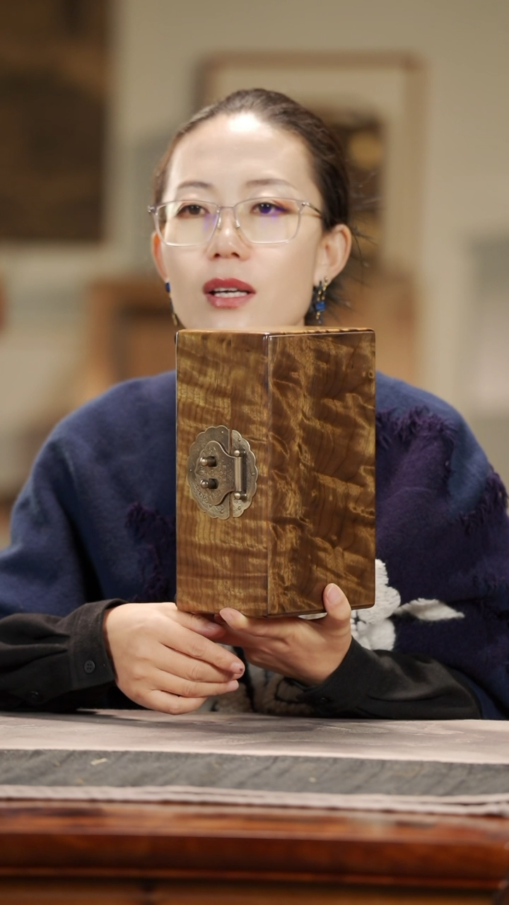 【闪购商品】金丝楠木雕339云彩纹精工一木一器首饰盒