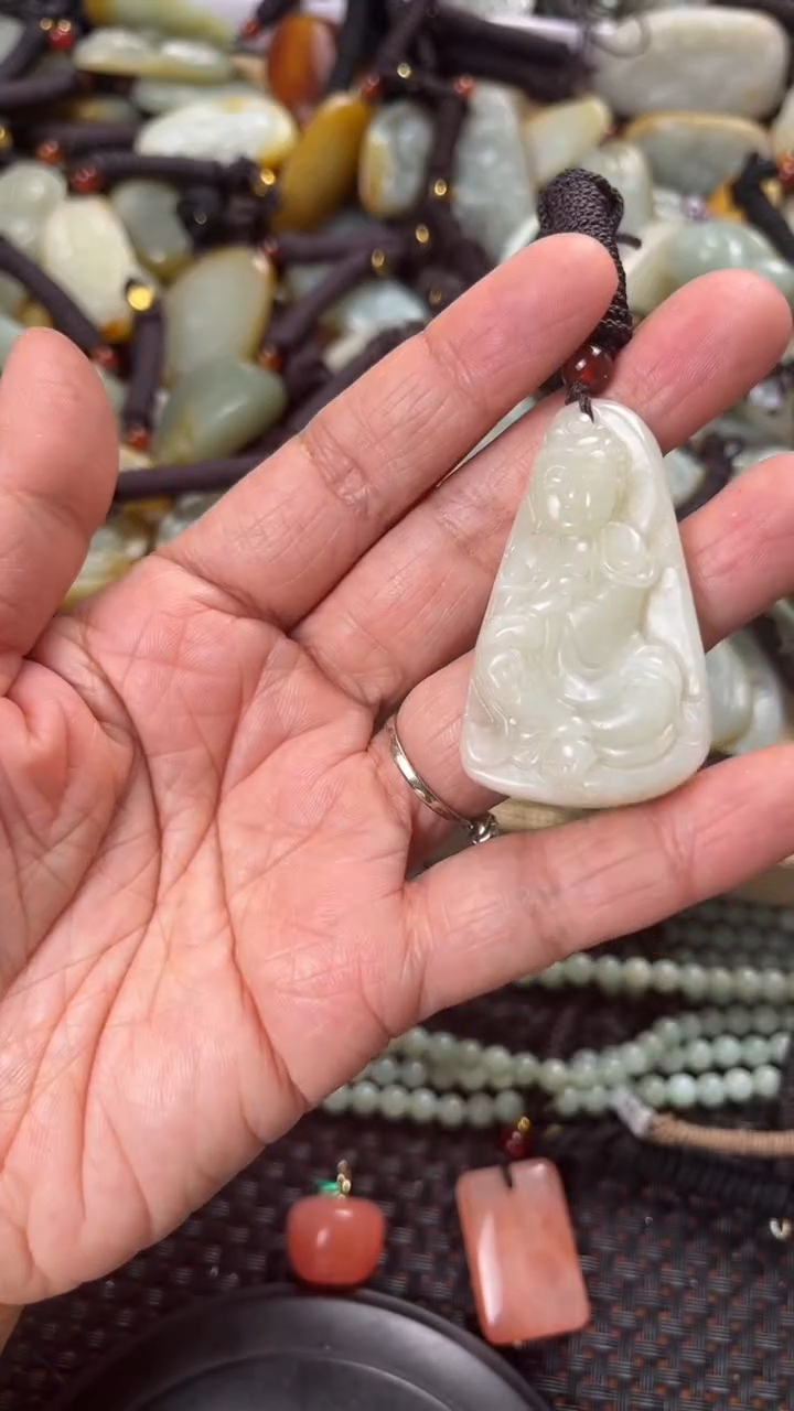 【闪购商品】和田玉颈饰未镶嵌多样性发货没有证书拍一发一有瑕