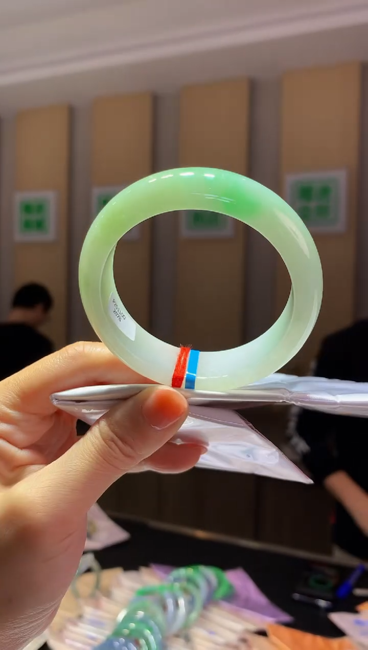 未镶嵌手镯翡翠-Q95 圈口54