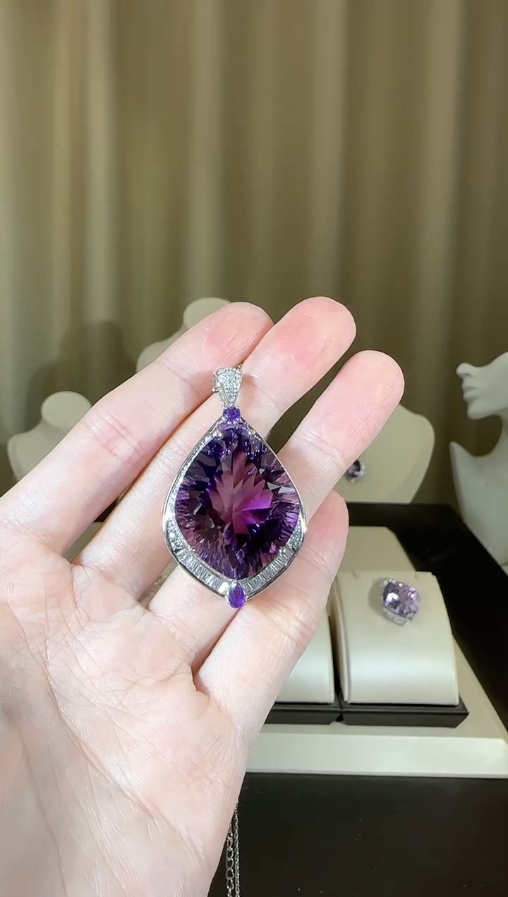 【闪购商品】紫晶颈饰银S925镶嵌23*28mm