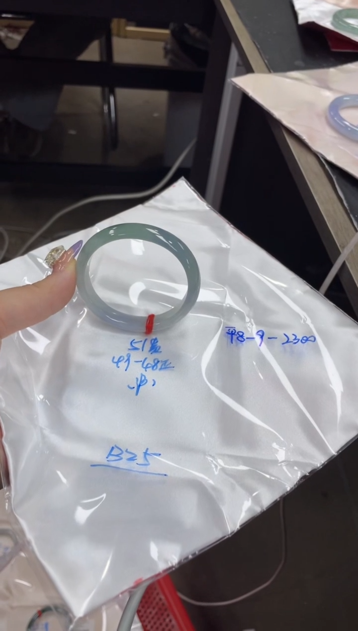 未镶嵌手镯翡翠翡翠手镯