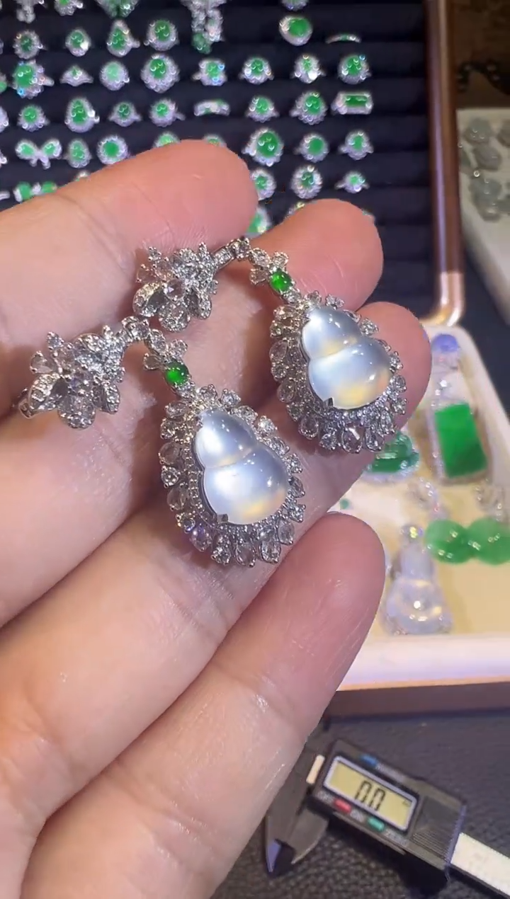 【闪购商品】翡翠耳饰18K金镶嵌玻璃钢葫芦耳坠
