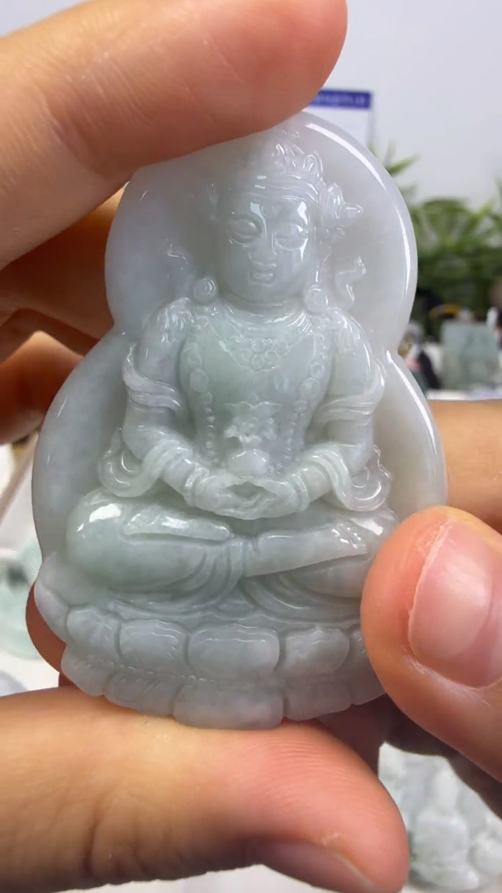 颈饰未镶嵌翡翠度母