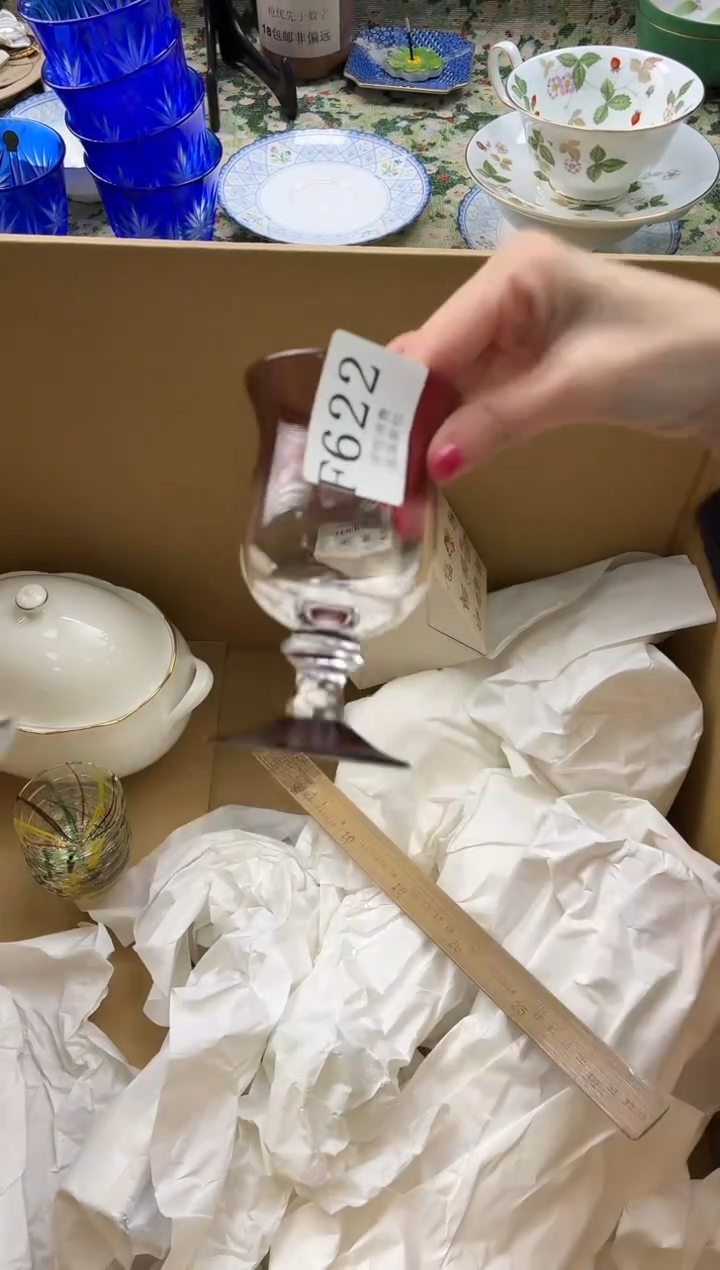 手工艺品琉璃不****?       F622