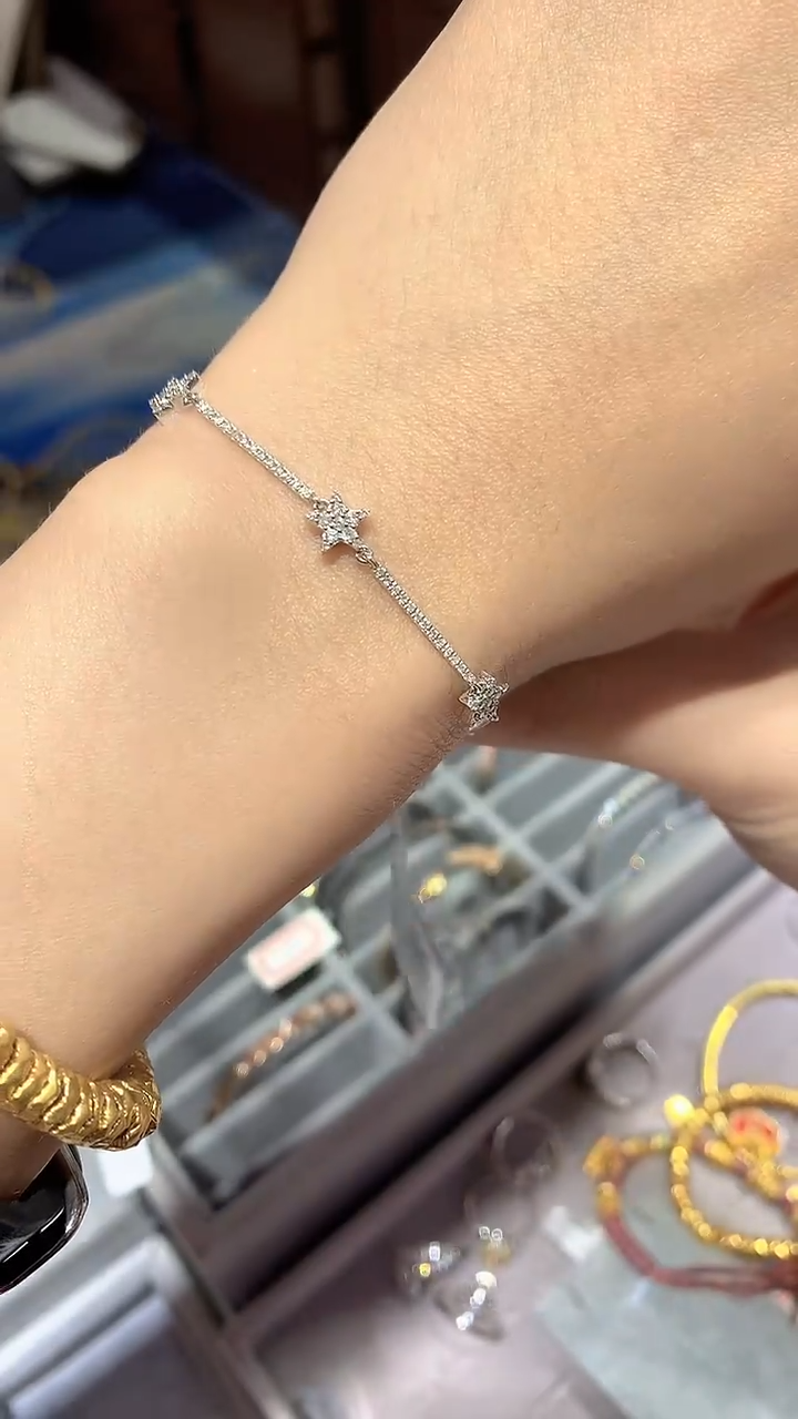 【闪购商品】钻石手链18K金镶嵌1克拉钻石手链