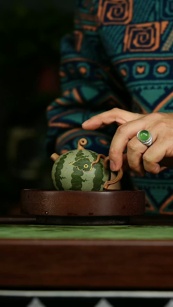 茶壶紫砂y20西瓜壶