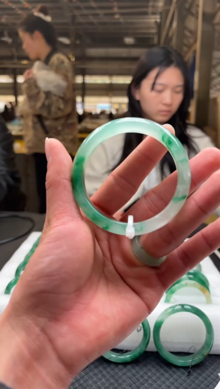 【闪购商品】石英质玉手镯未镶嵌1-天然非洲翠手镯