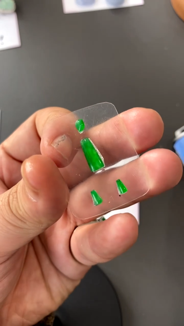 【闪购商品】定制翡翠未镶嵌一套