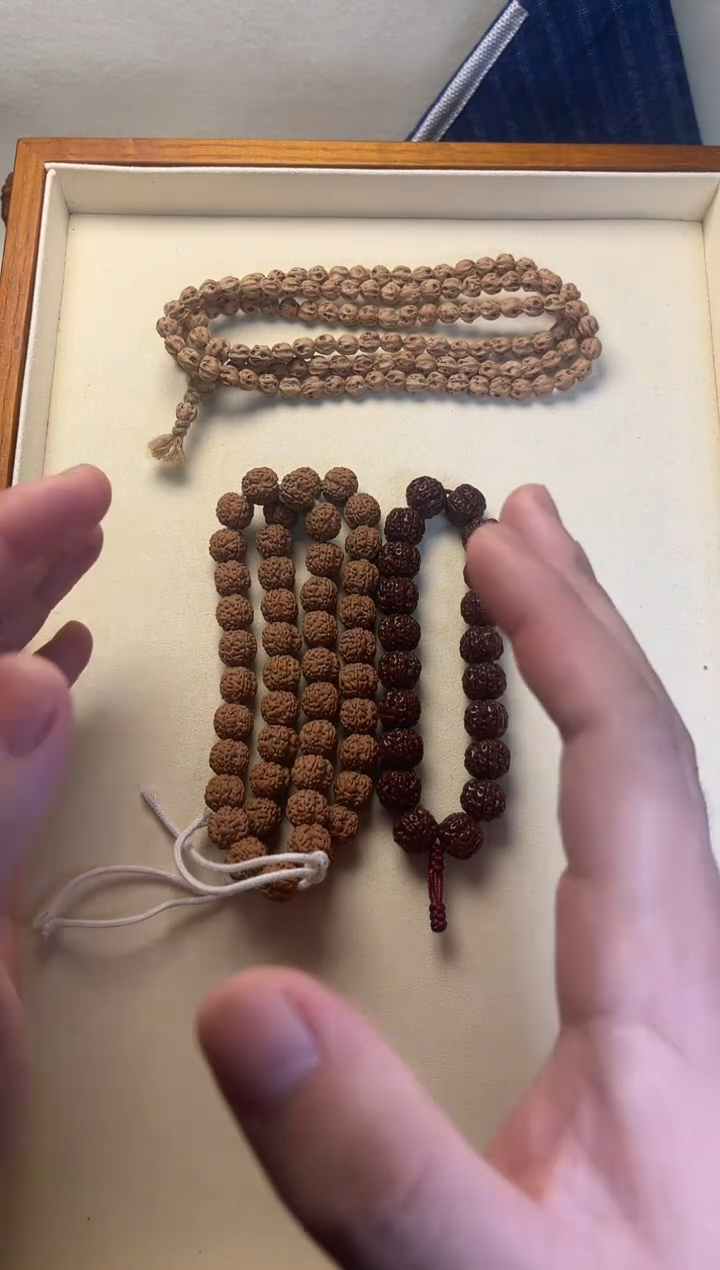 橄榄核吊坠老树梅花手持