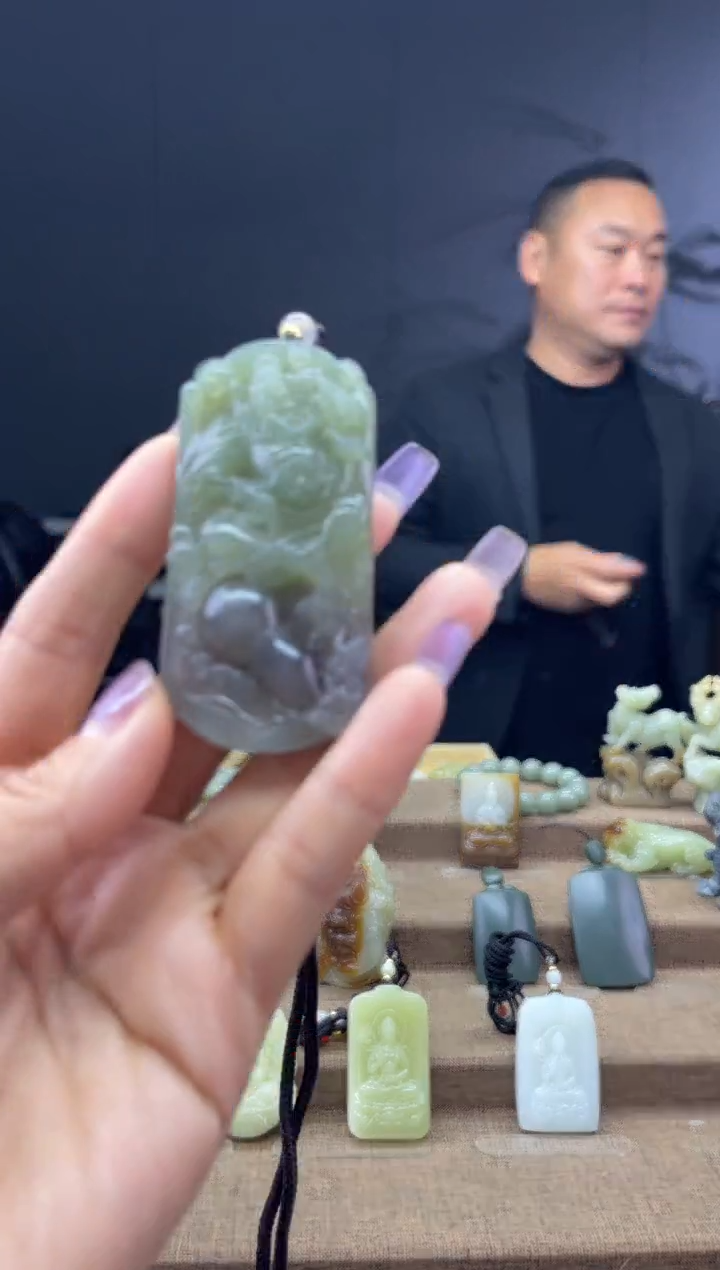 颈饰未镶嵌和田玉1