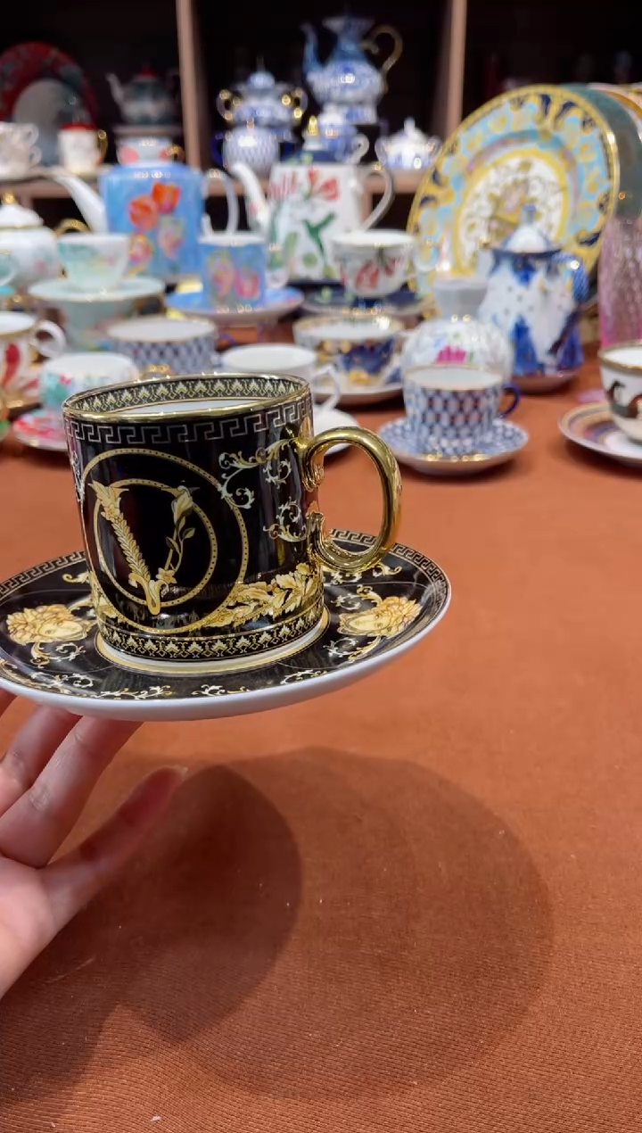 【闪购商品】瓷片黑V杯碟······