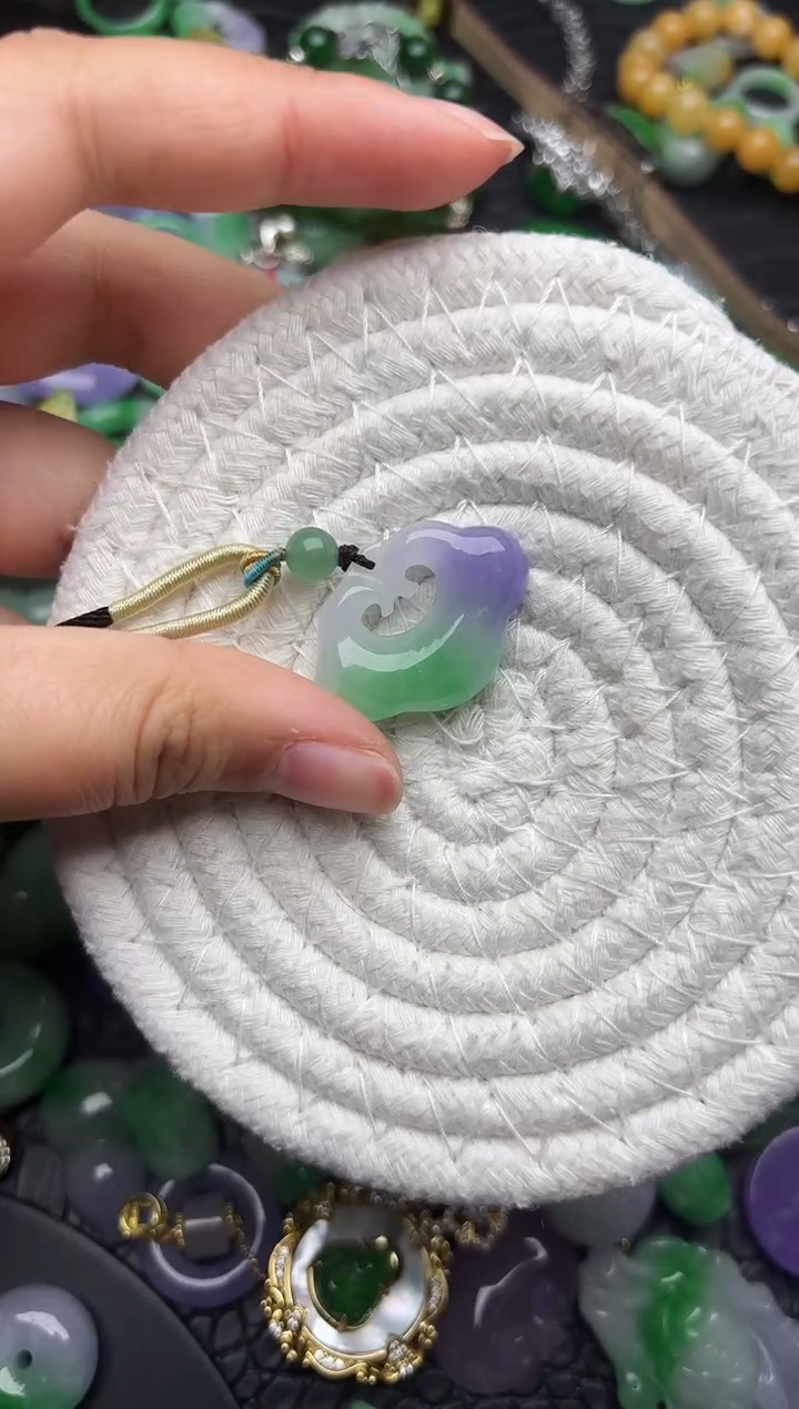 颈饰未镶嵌翡翠缅甸翡翠吊坠