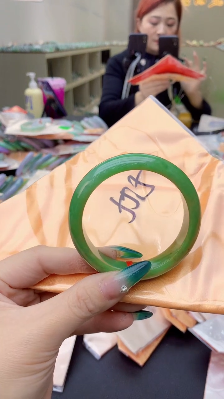 【闪购商品】翡翠手镯未镶嵌0095598144