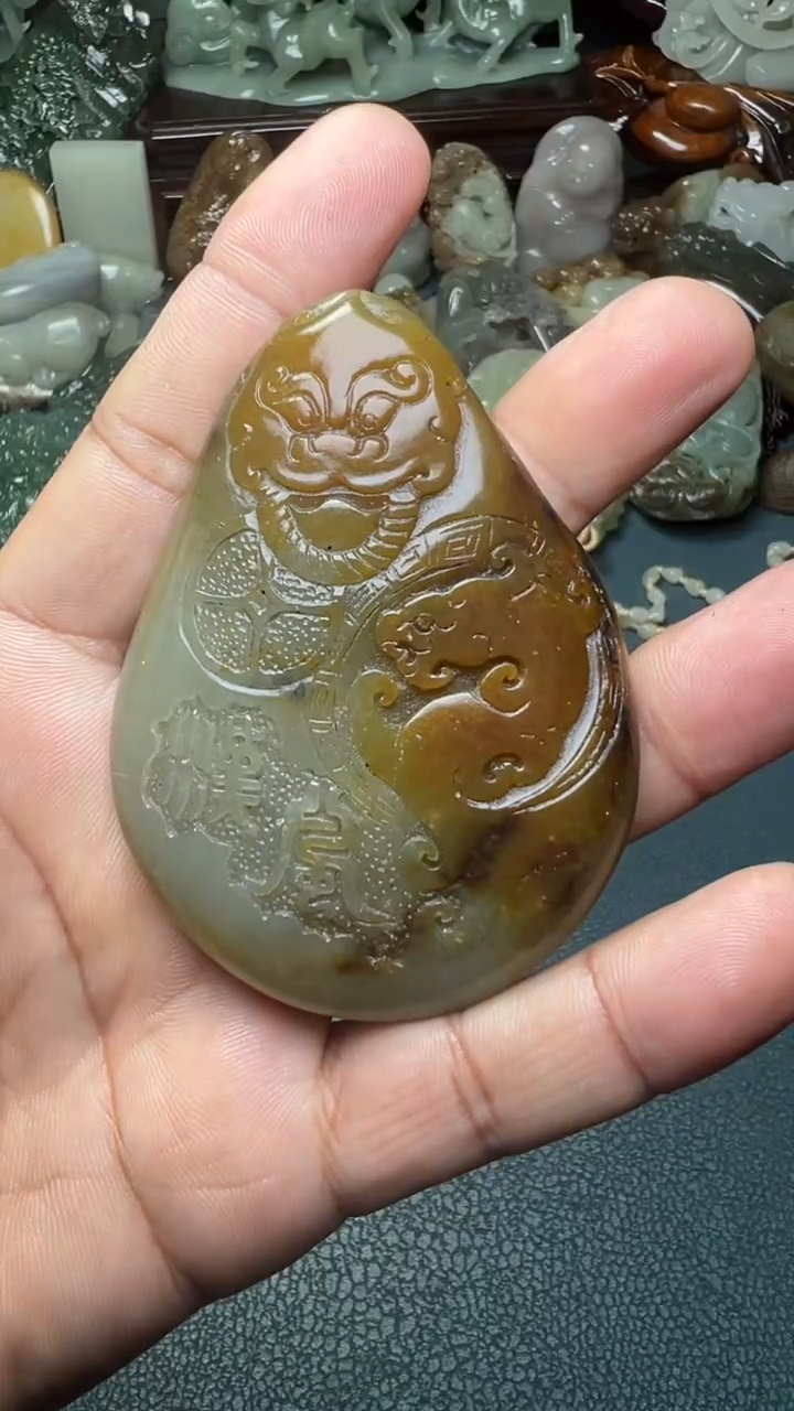 未镶嵌和田玉把件-