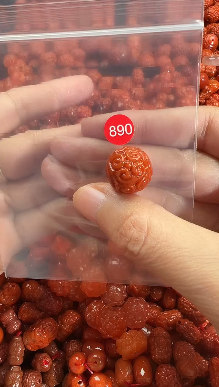 颈饰未镶嵌南红玛瑙1