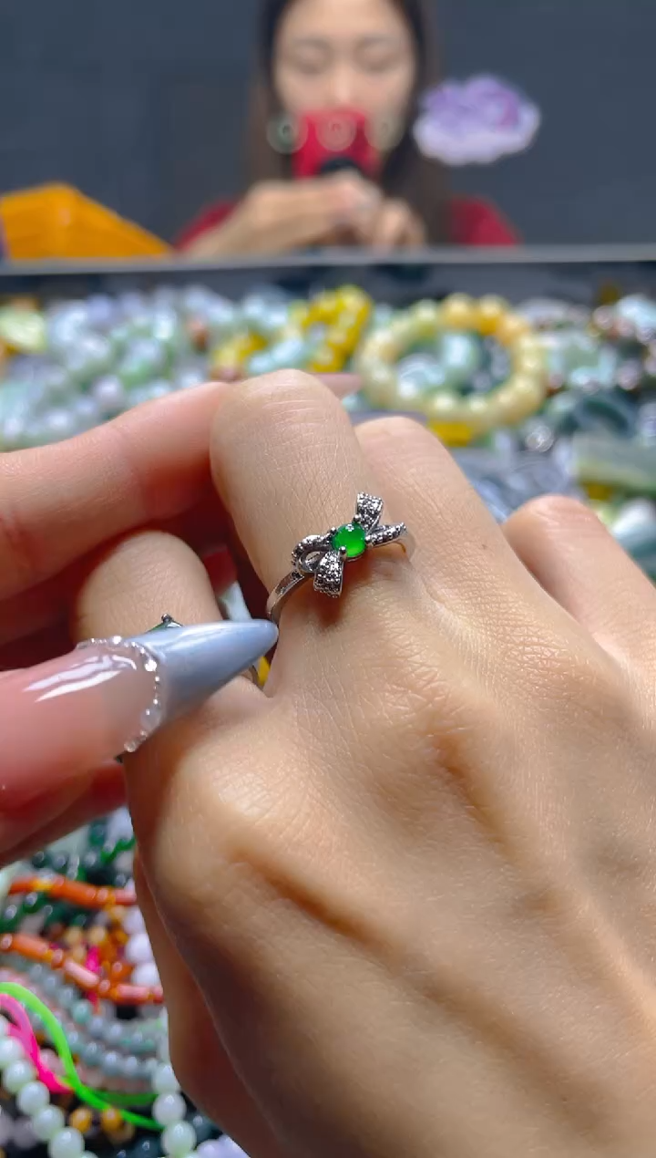 颈饰未镶嵌翡翠/U/翡翠A货，一件也是批发价