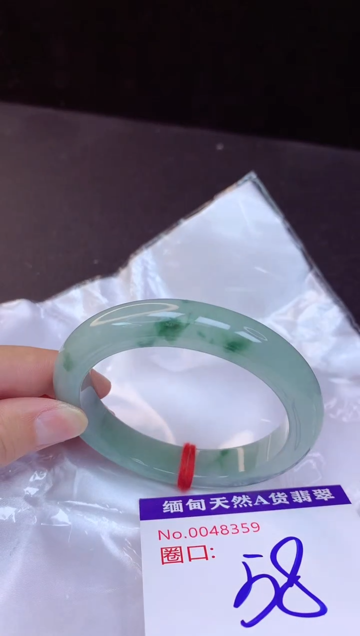 【闪购商品】翡翠手镯未镶嵌58+