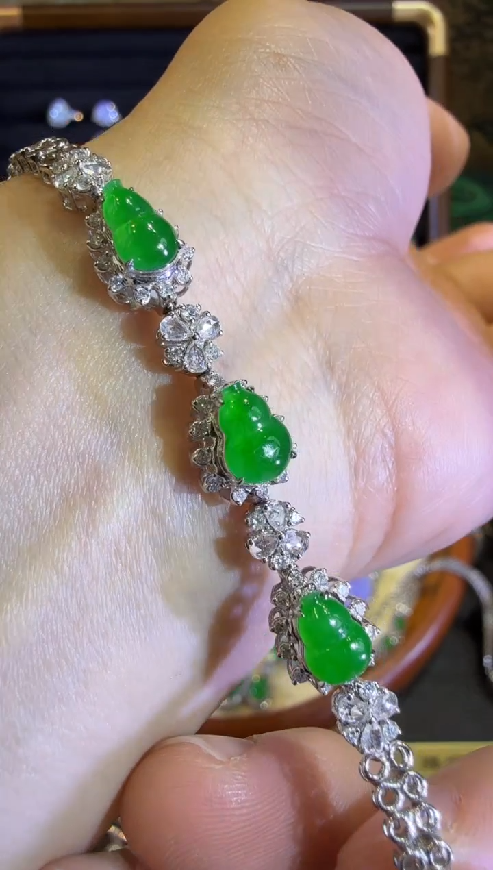 【闪购商品】翡翠手链18K金镶嵌高冰玻小帝王葫芦手链