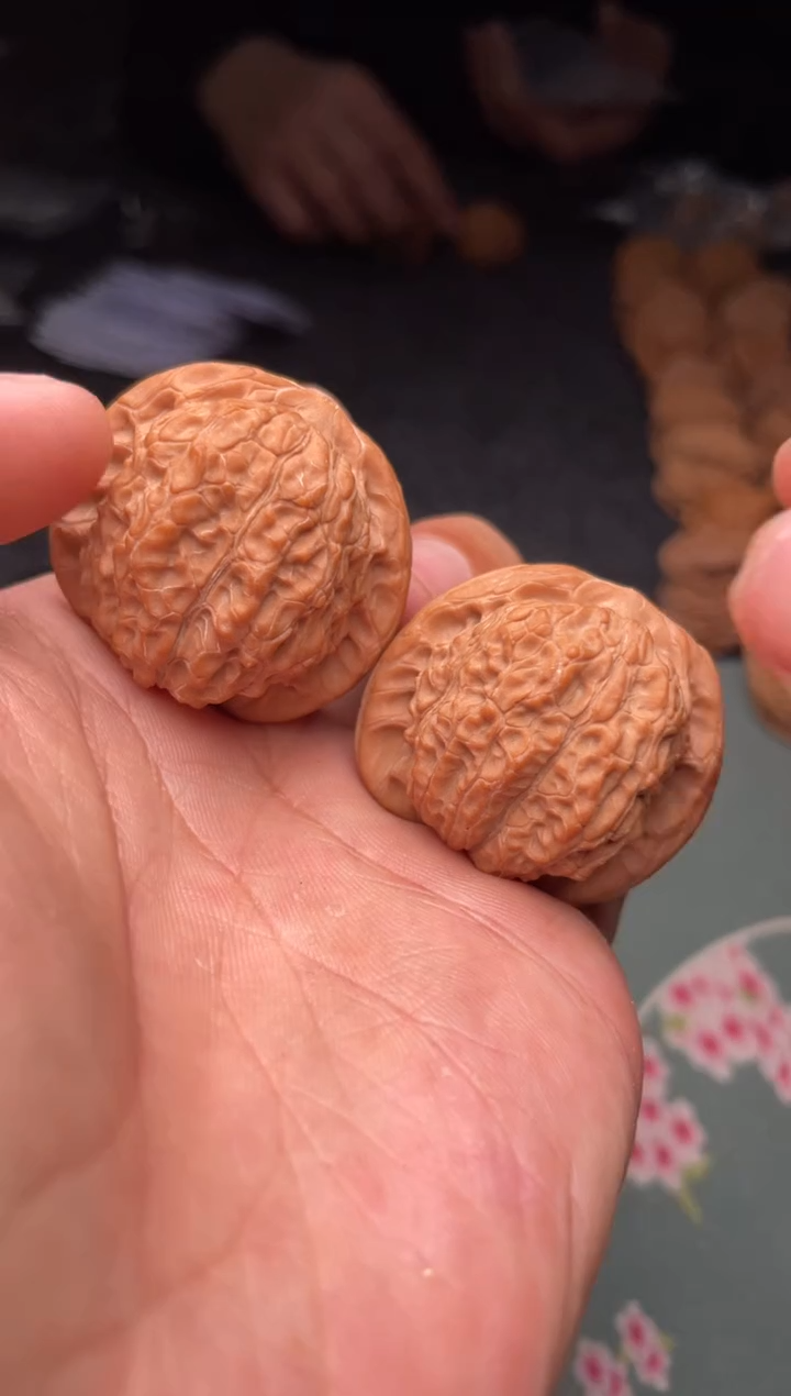 把件文玩核桃a103   血麒麟   36尺