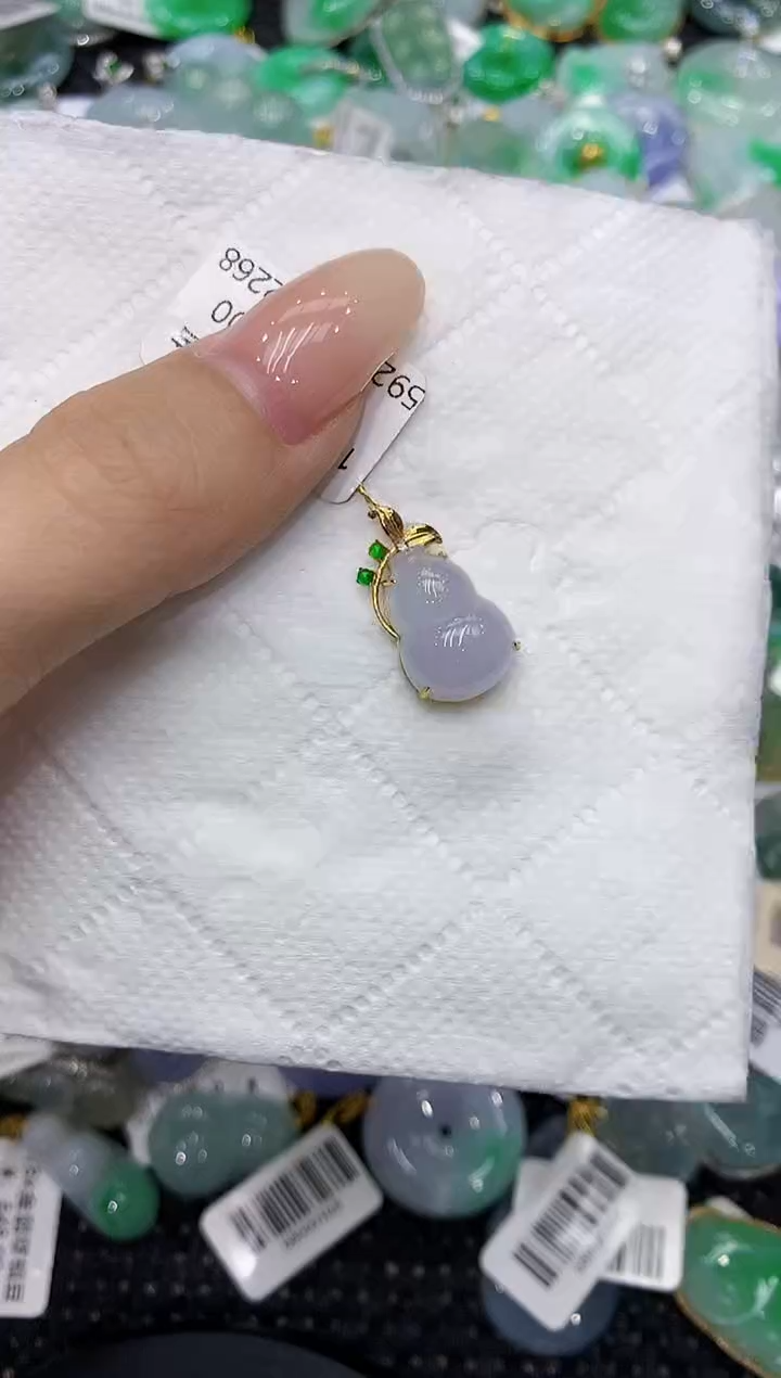 翡翠18K金镶嵌颈饰111111111111
