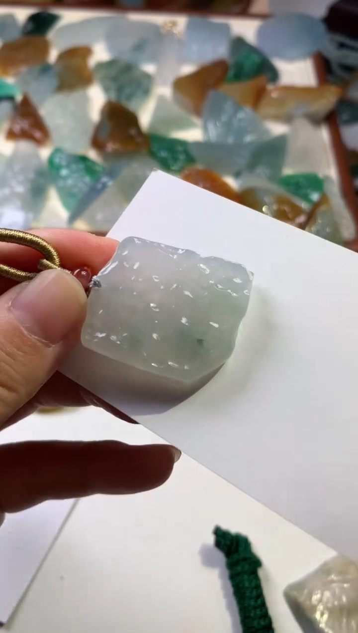 【闪购商品】翡翠颈饰未镶嵌吊坠