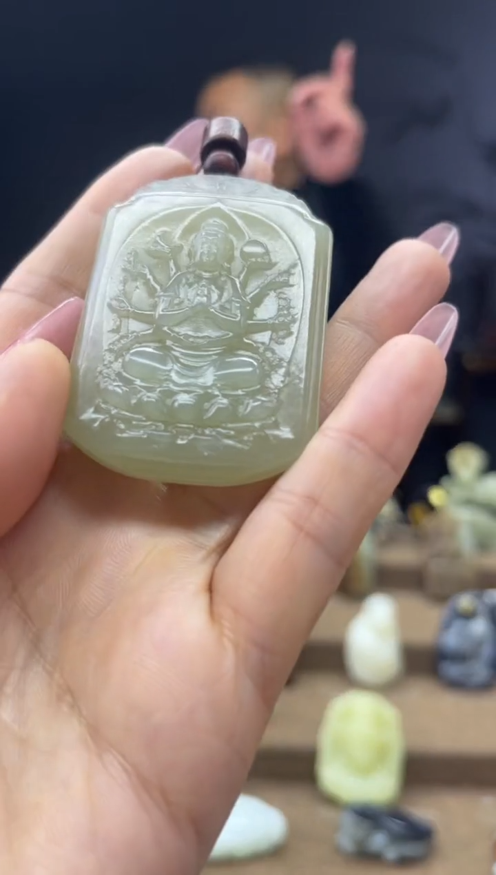 颈饰未镶嵌和田玉1