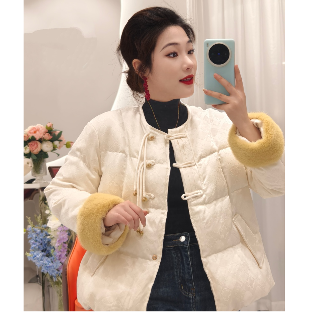 2025年新款90白鹅绒新式中国风时尚洋气短款保暖羽绒服