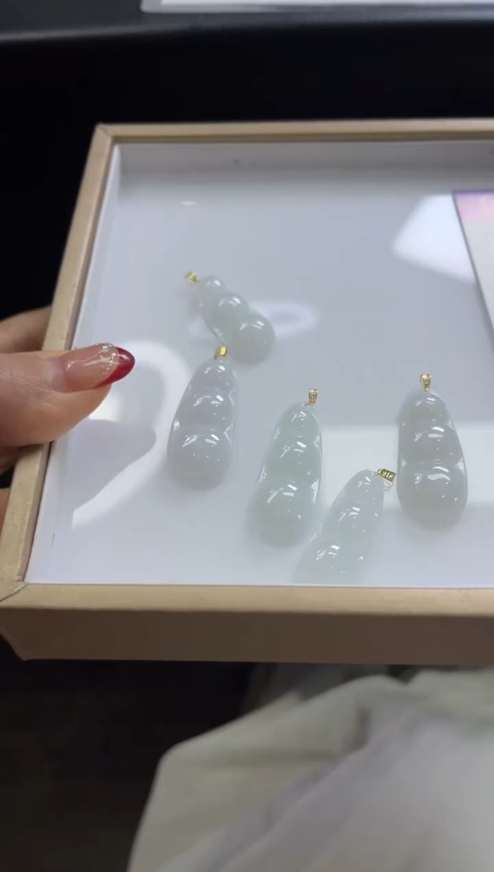 【闪购商品】翡翠颈饰18K金镶嵌B24多样性发一件/配绳子