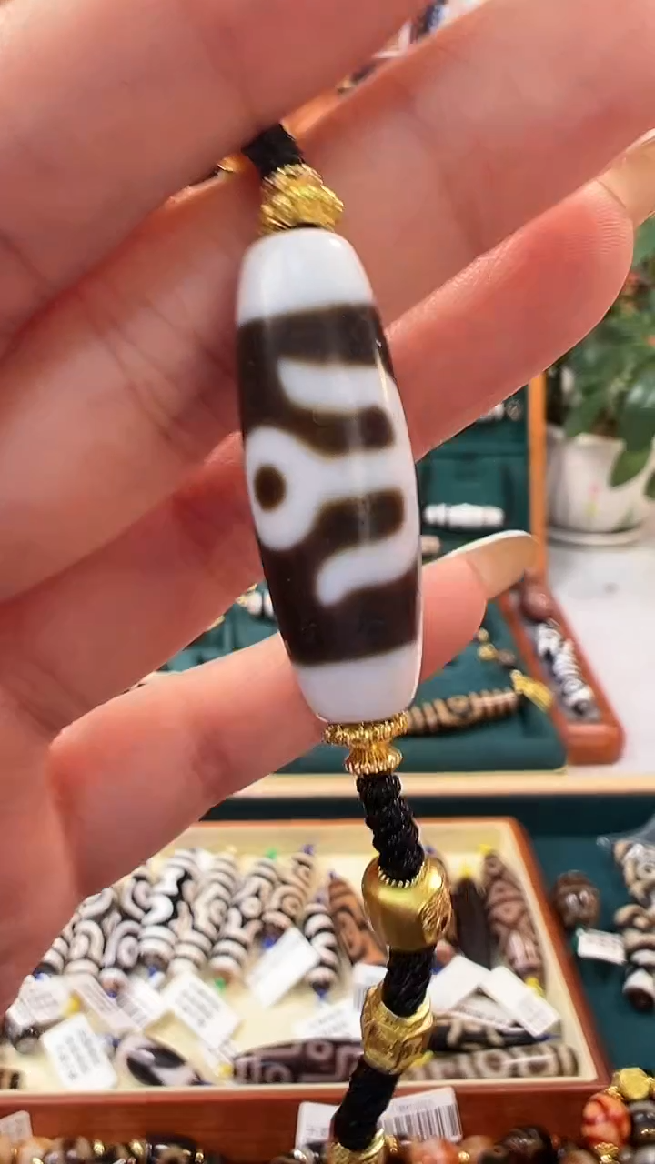 玛瑙/玉髓（覆膜）颈饰合金69.（微瑕）