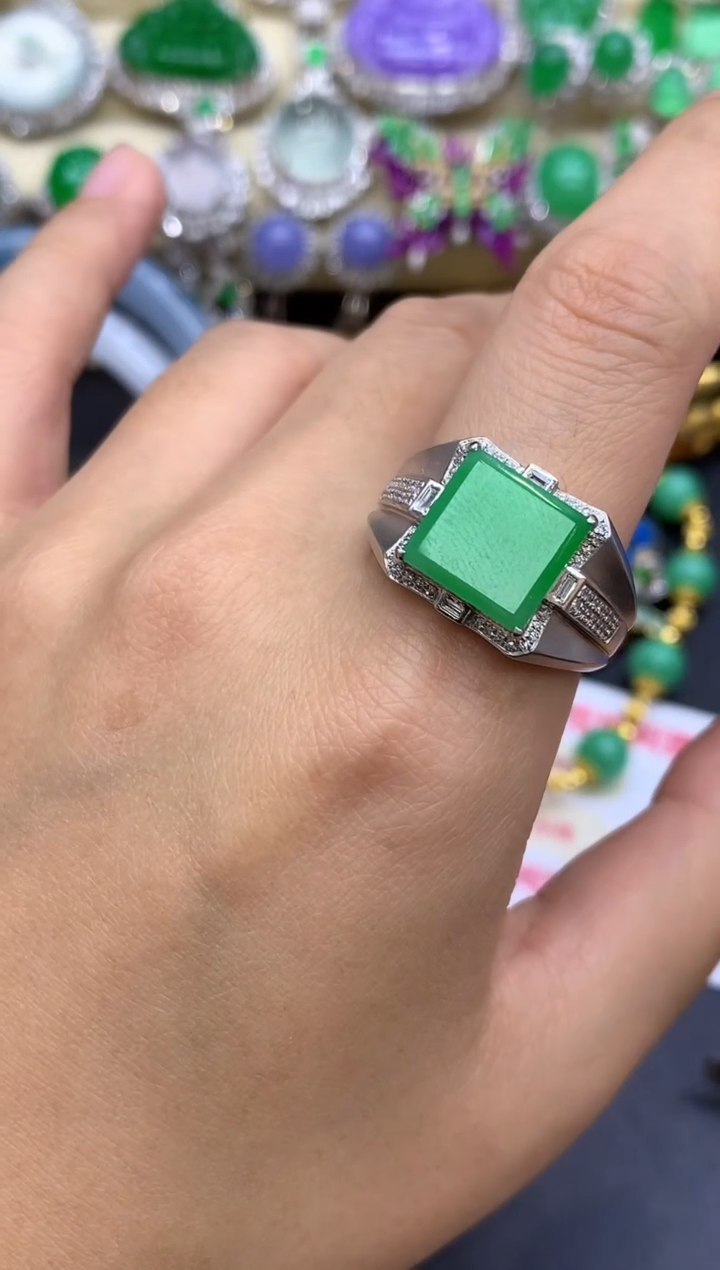 18K金镶嵌戒指翡翠384-中国好珍宝