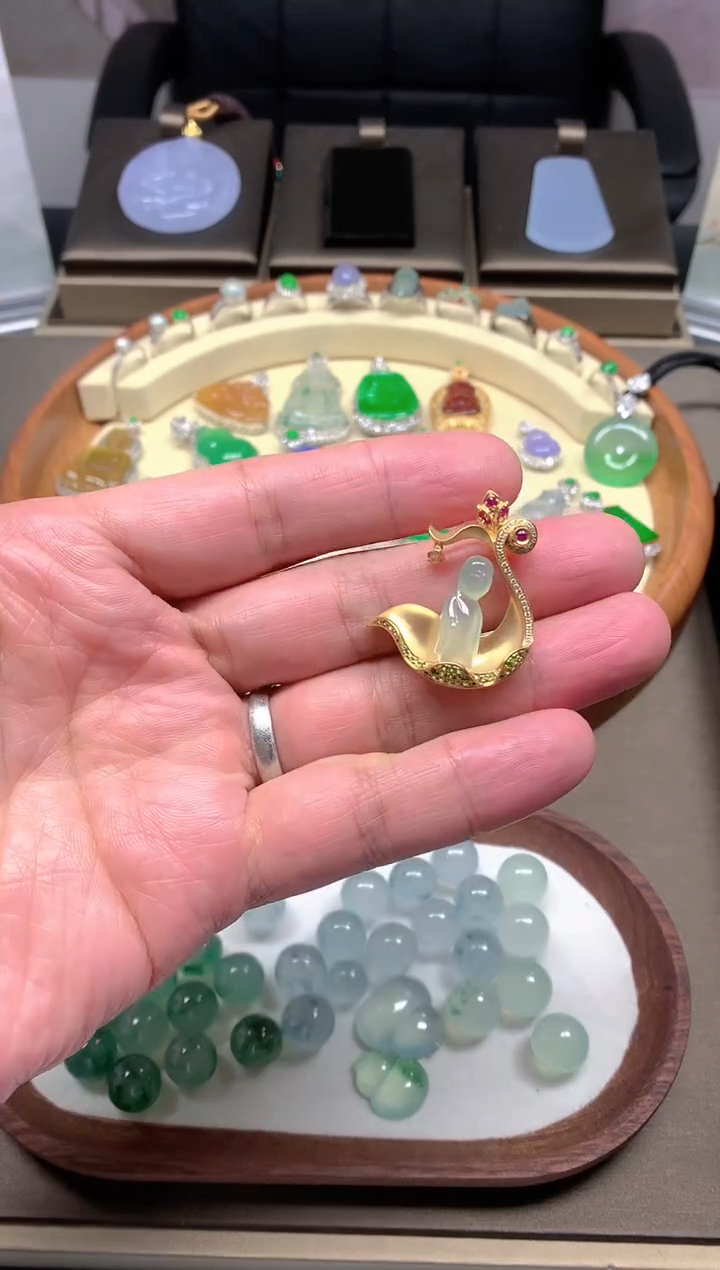 【闪购商品】翡翠颈饰18K金镶嵌挂件