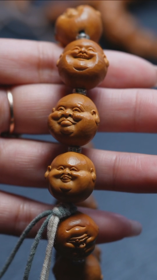 【闪购商品】文玩核桃吊坠苏工橄榄核
