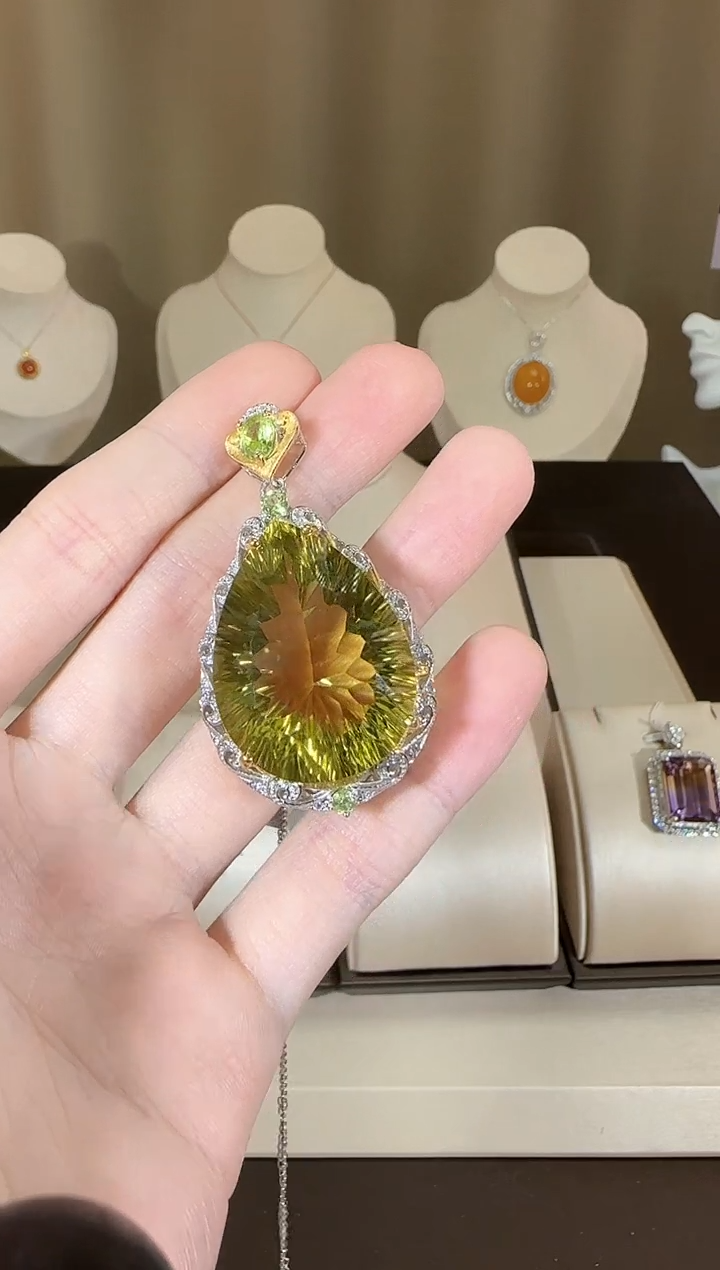 【闪购商品】水晶颈饰银S925镶嵌柠檬晶23*31mm