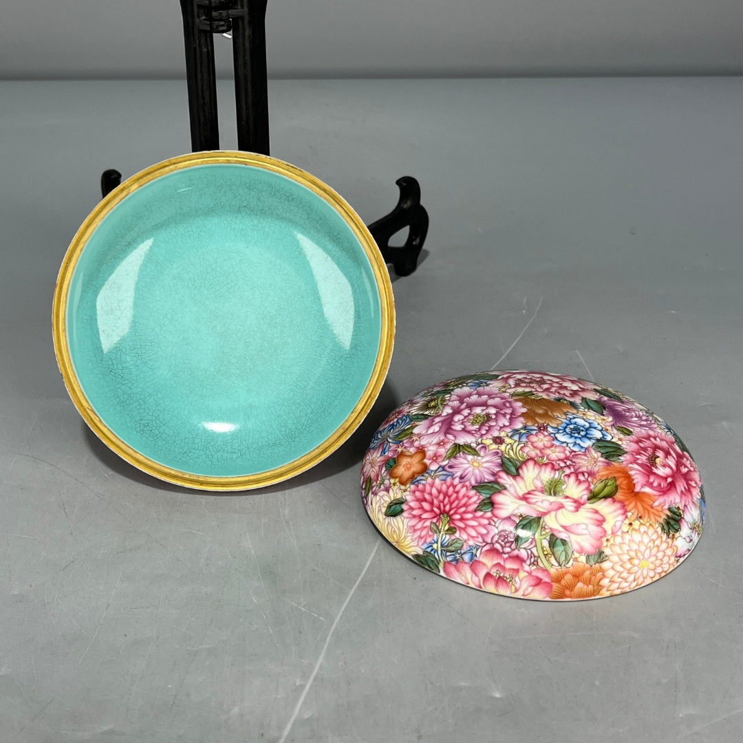 当代仿制 仿古乾隆年制粉彩描金万花不落地粉盒