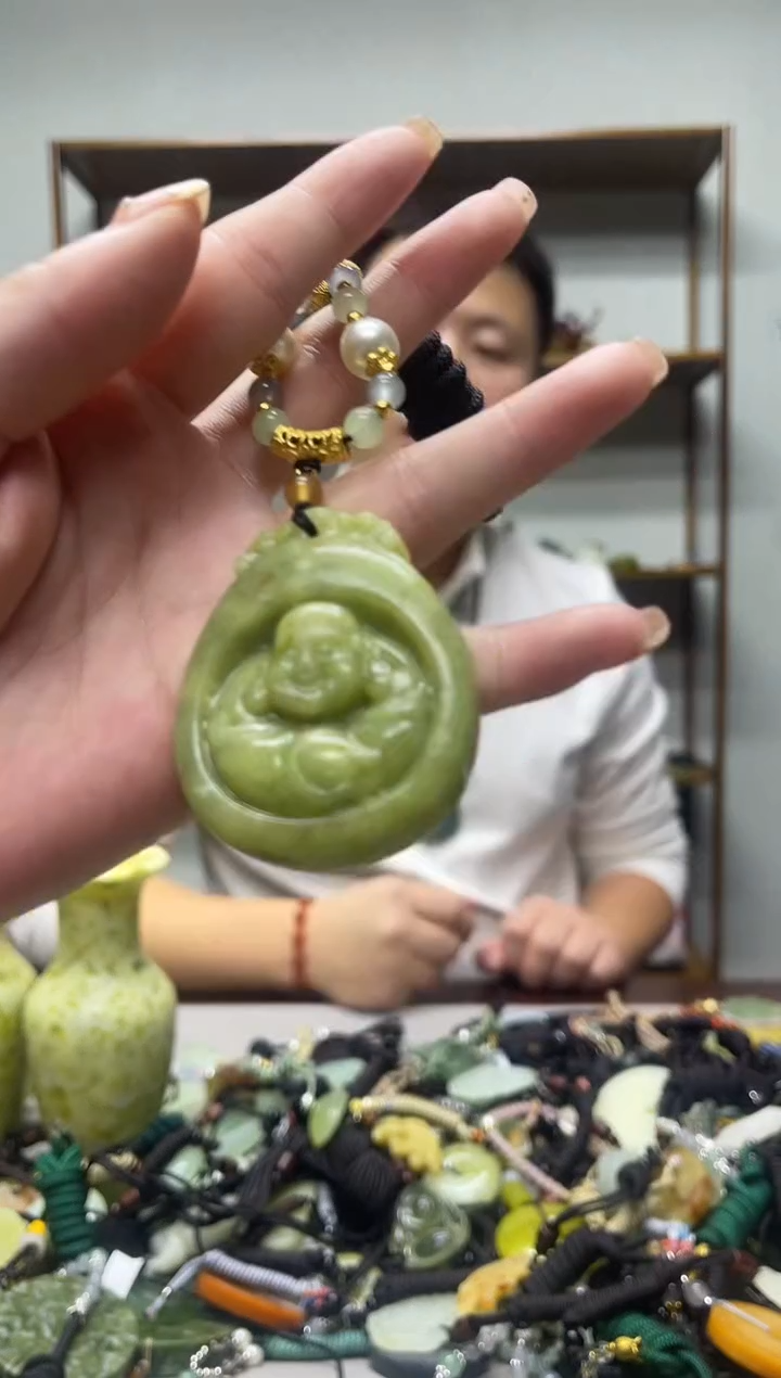 未镶嵌岫玉吊坠·