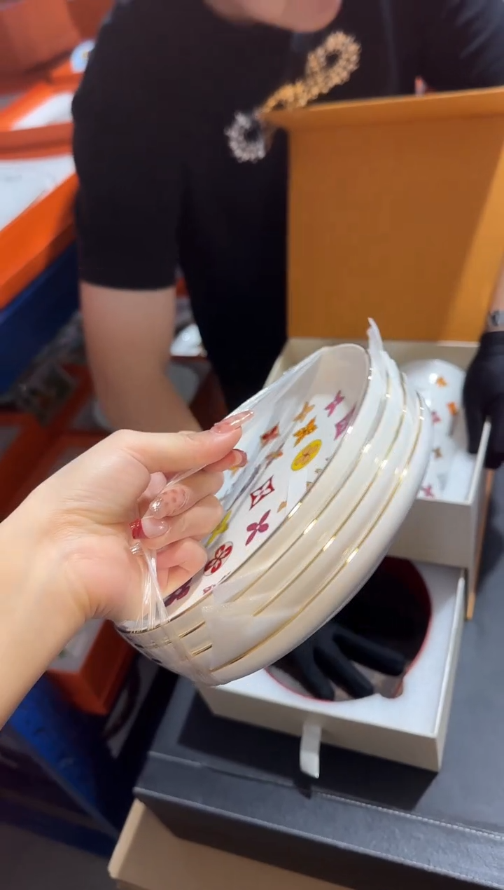 瓷片-----000-----
